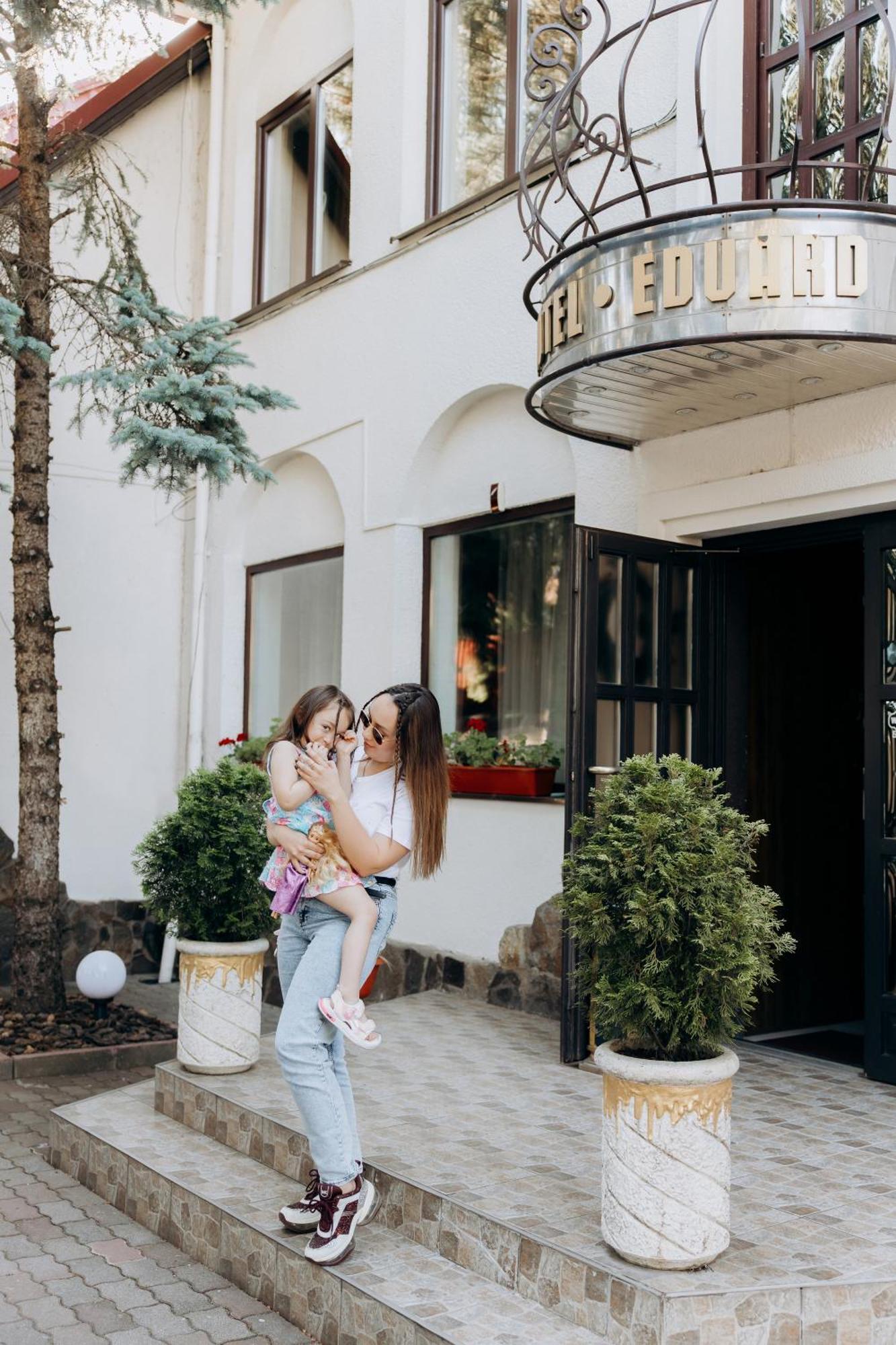 Eduard Hotel Úzhgorod Exterior foto